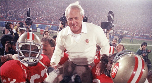 Bill Walsh treinador de futebol americano