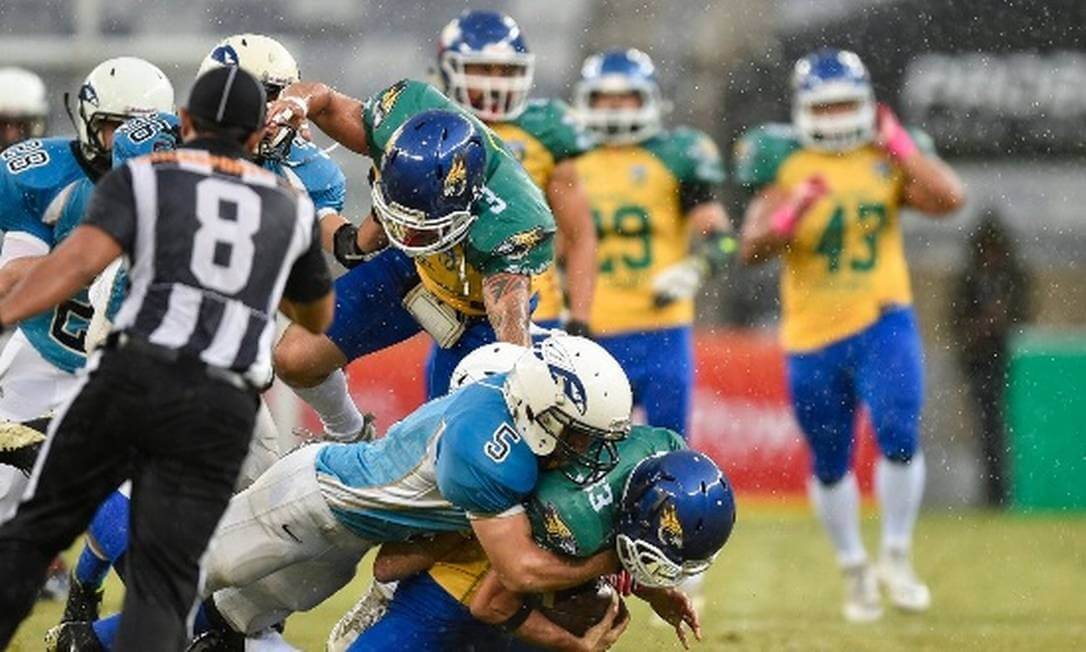 Brasil e Argentina jogo de futebol americano no Mineir&atilde;o