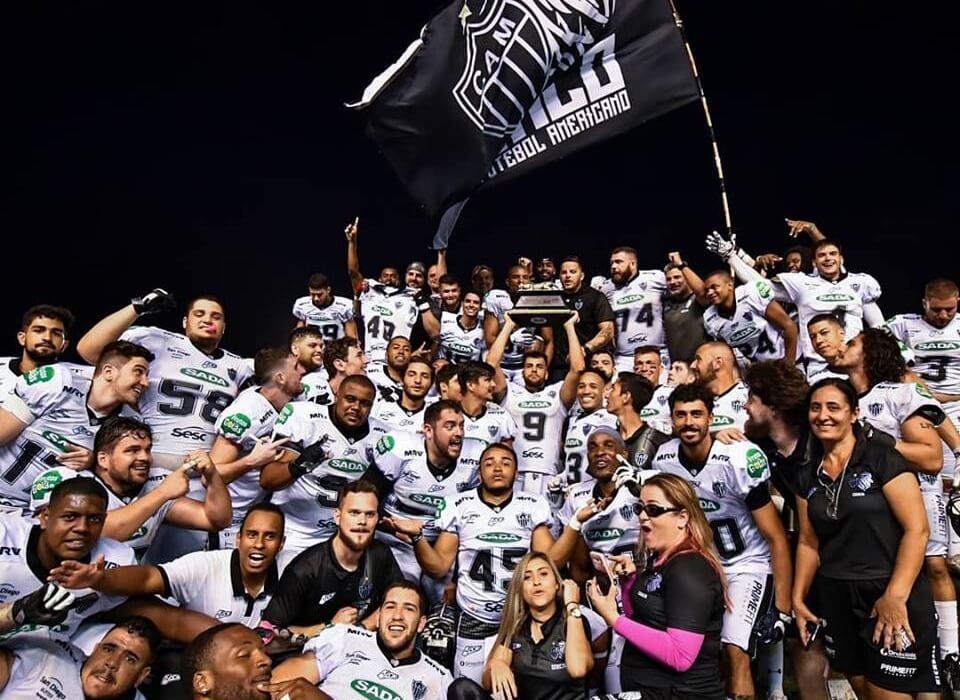 Galo Futebol Americano campe&atilde;o brasileiro em 2018