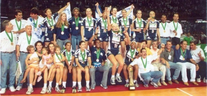 MRV/Minas campe&atilde;o da Superliga Feminina em 2001/2002