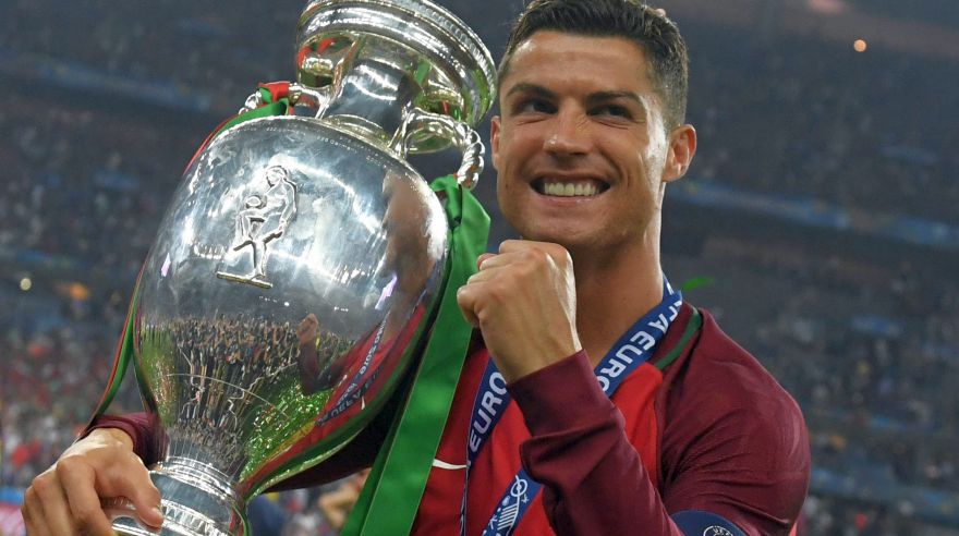 Cristiano Ronaldo campe&atilde;o da Eurocopa
