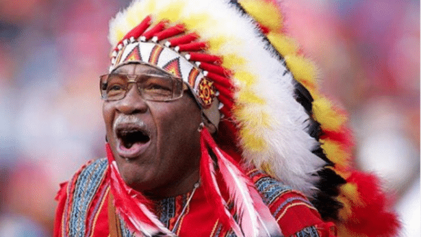 Chief Zee mascote n&atilde;o oficial dos Redskins