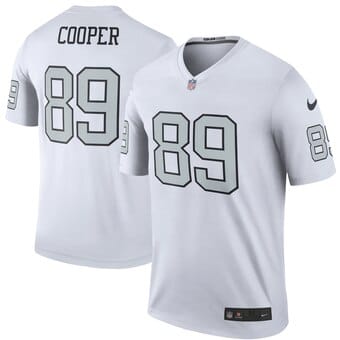 Camisa Oakland Raiders branca com n&uacute;mero branco