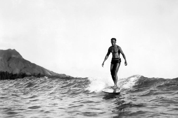 Duke Paoa Kahanamoku surf