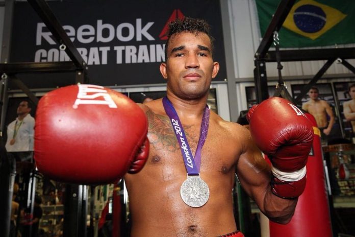 Boxeador Esquiva Falc&atilde;o