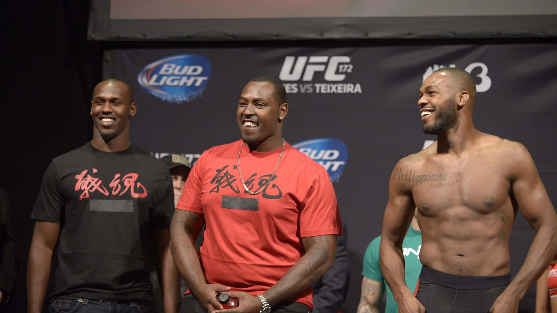 irmãos de jon jones