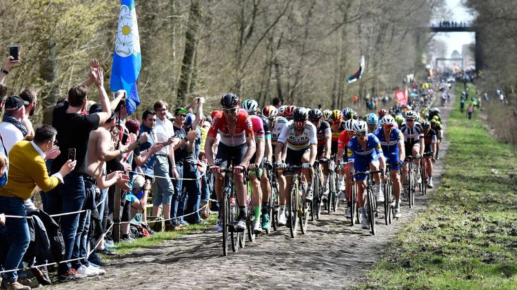 Paris-Roubaix &eacute; uma das provas de um dia mais tradicionais do ciclismo