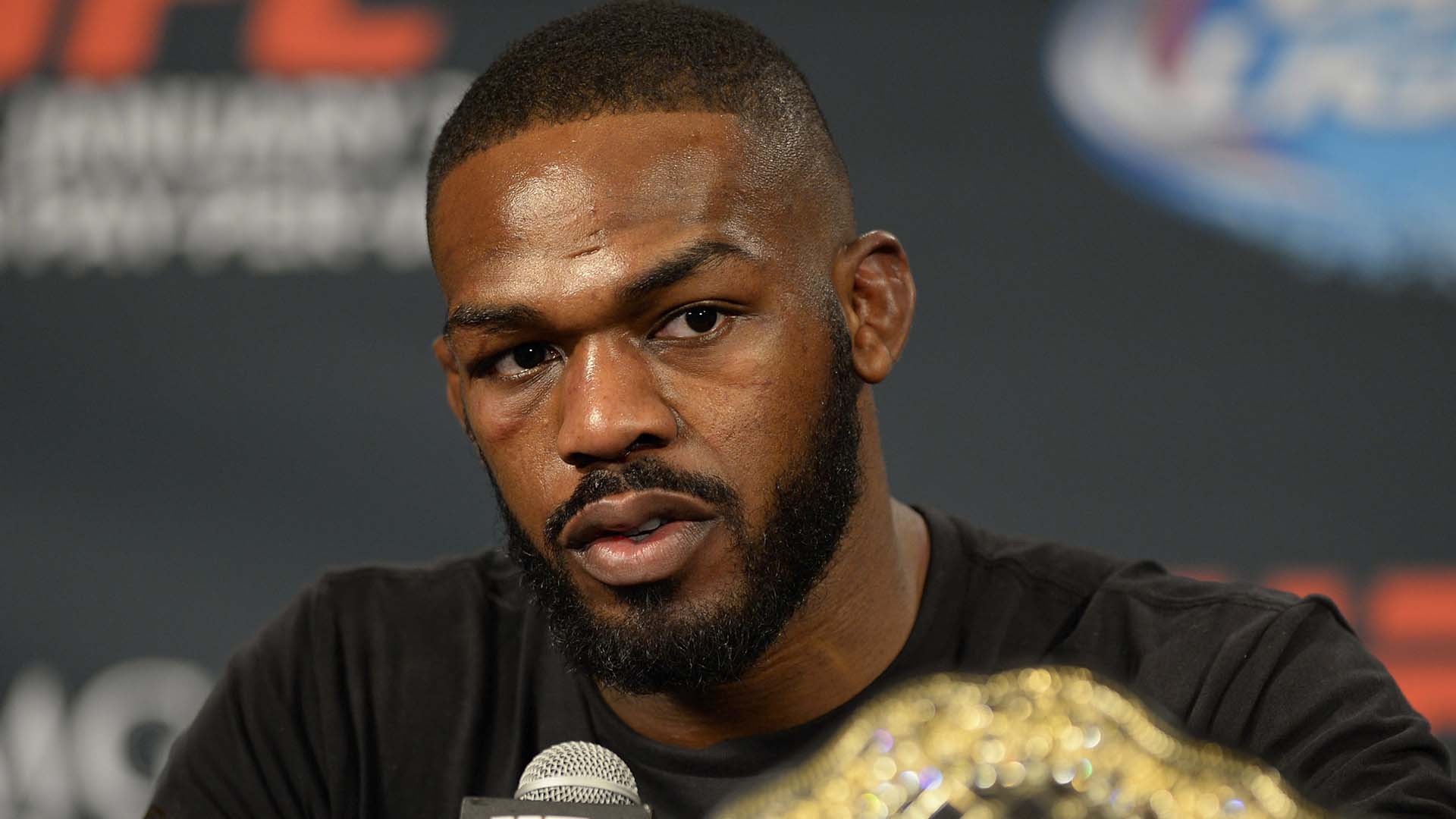 quando jon jones começou no mma