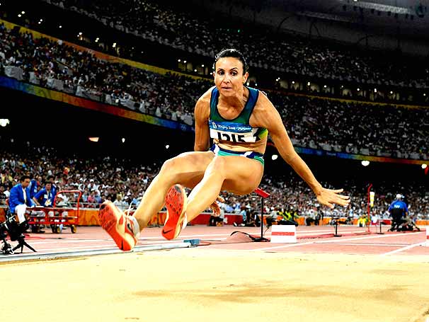 Maurren Maggi campe&atilde; ol&iacute;mpica no salto em dist&acirc;ncia