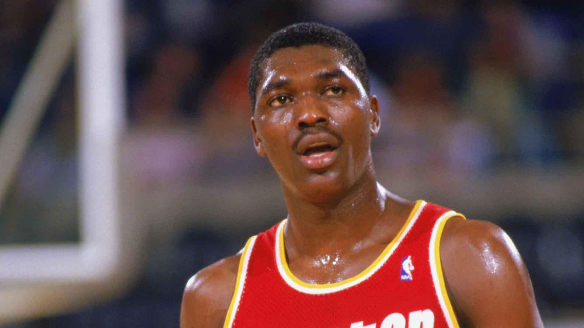 maiores jogadores de basquete de todos os tempos olajuwon