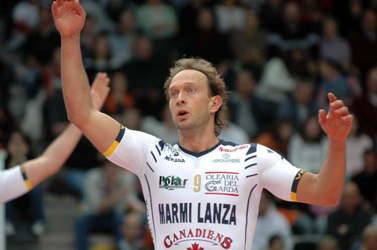 Lorenzo Bernardi est&aacute; na lista que aponta o melhor jogador do mundo de v&ocirc;lei na hist&oacute;ria