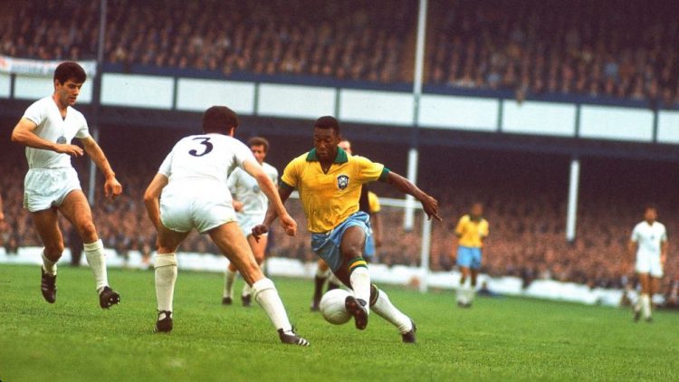 Pelé em ação na Copa de 1966