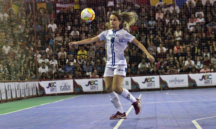 Amandinha em atua&ccedil;&atilde;o pelo Uniplac