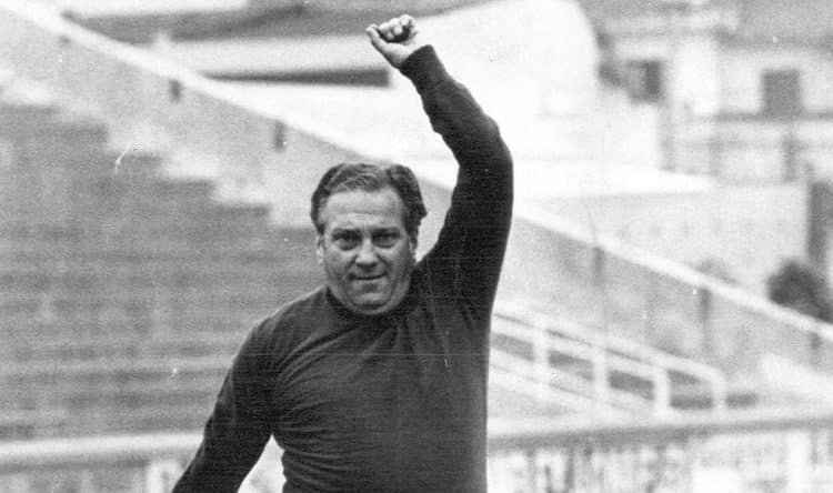 Filpo Nu&ntilde;ez posando para fota no Parque Ant&aacute;rtica