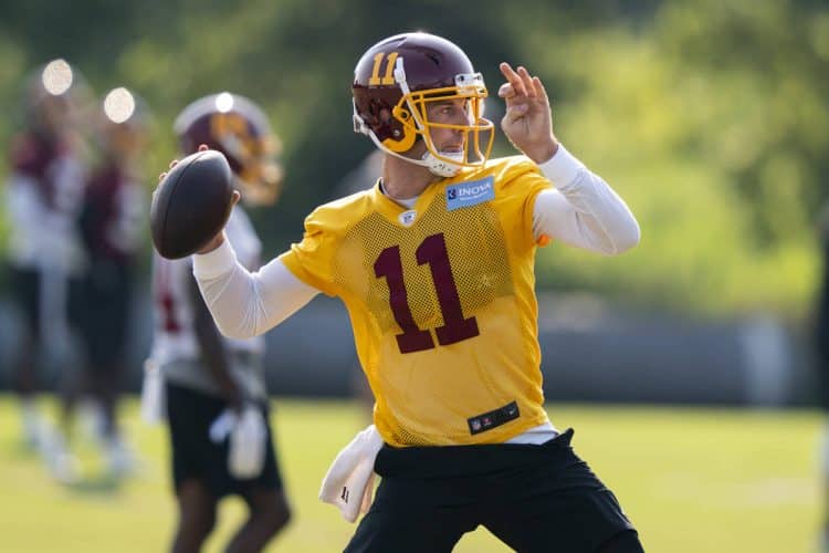 Alex Smith durante treino do Wahsington Football Team