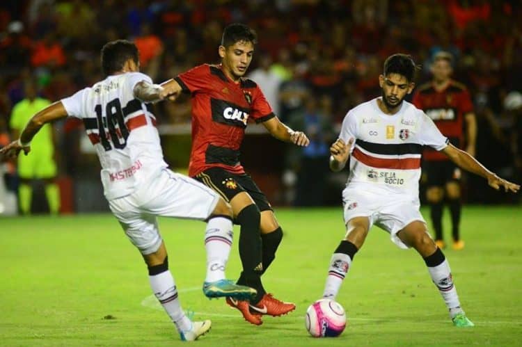 Imagem de jogo entre Santa Cruz e Sport