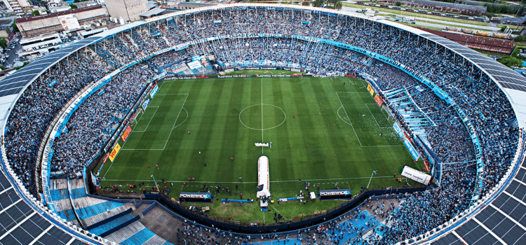torcida no estadio do racing