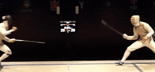 Flecha, um dos principais movimentos da esgrima