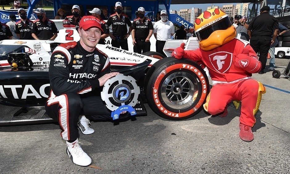 Josef Newgarden surpreende e larga na frente em Long Beach