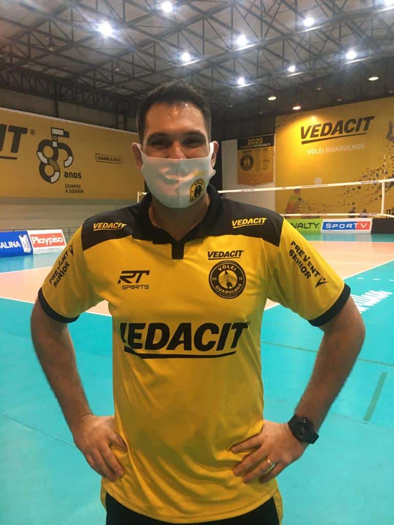 T&eacute;cnico do Guarulhos prev&ecirc; Superliga &lsquo;muito dura&rsquo;, revela objetivo de playoffs e &lsquo;sonho&rsquo; de t&iacute;tulo em exclusiva