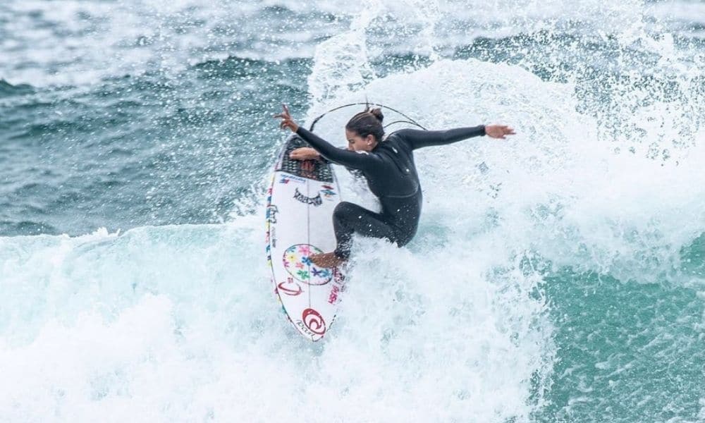 Silvana Lima e Sophia Medina se classificam para as oitavas no Surf