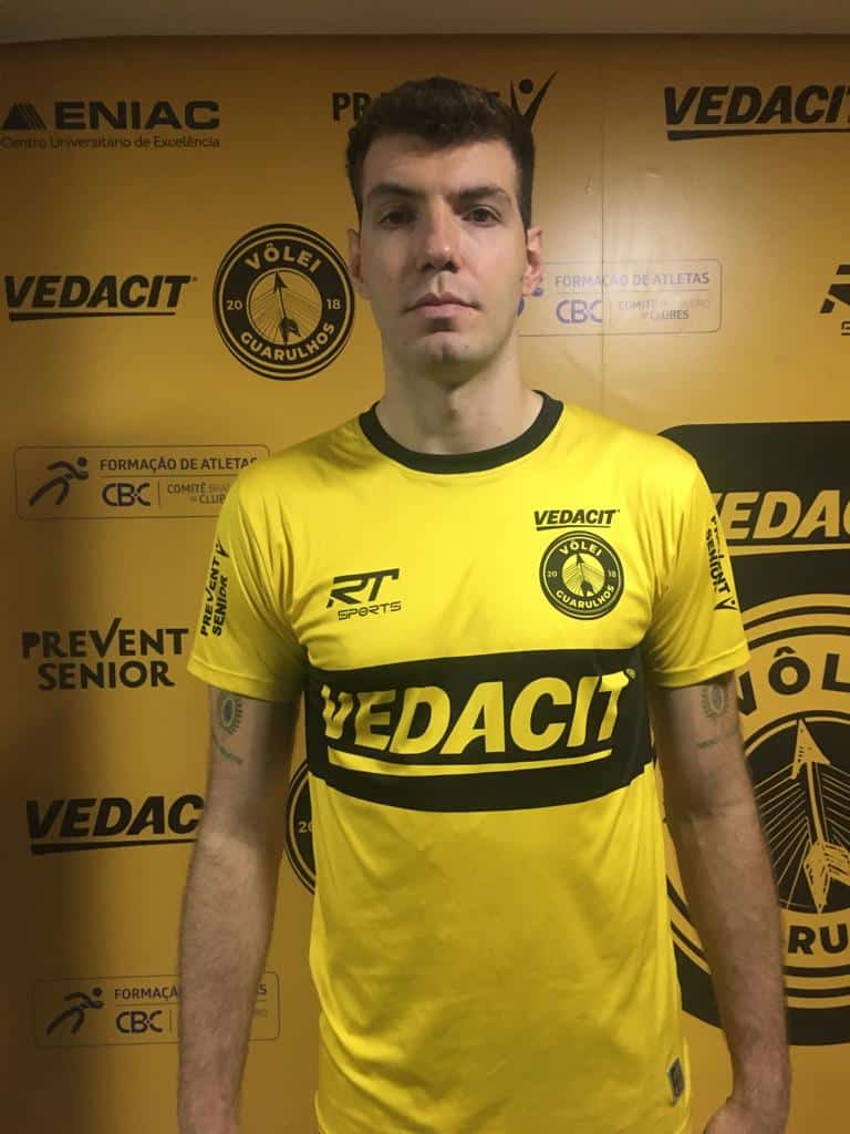 &lsquo;Superliga &eacute; impiedosa&rsquo;, define Alejandro em exclusiva