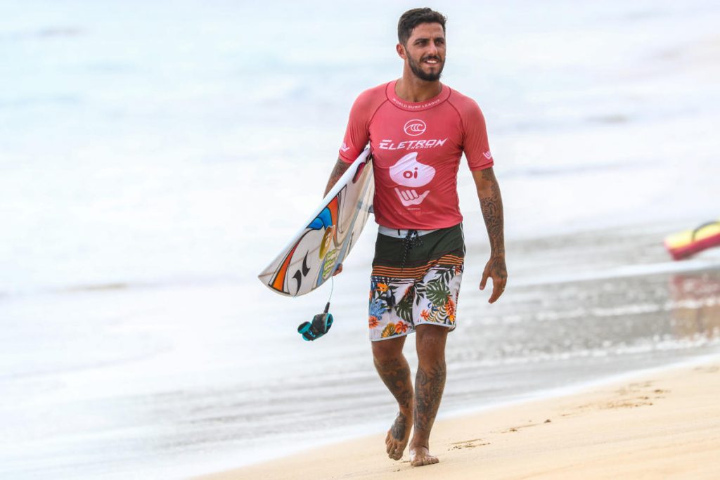 Filipe Toledo promoveu torneio de surfe em Ubatuba