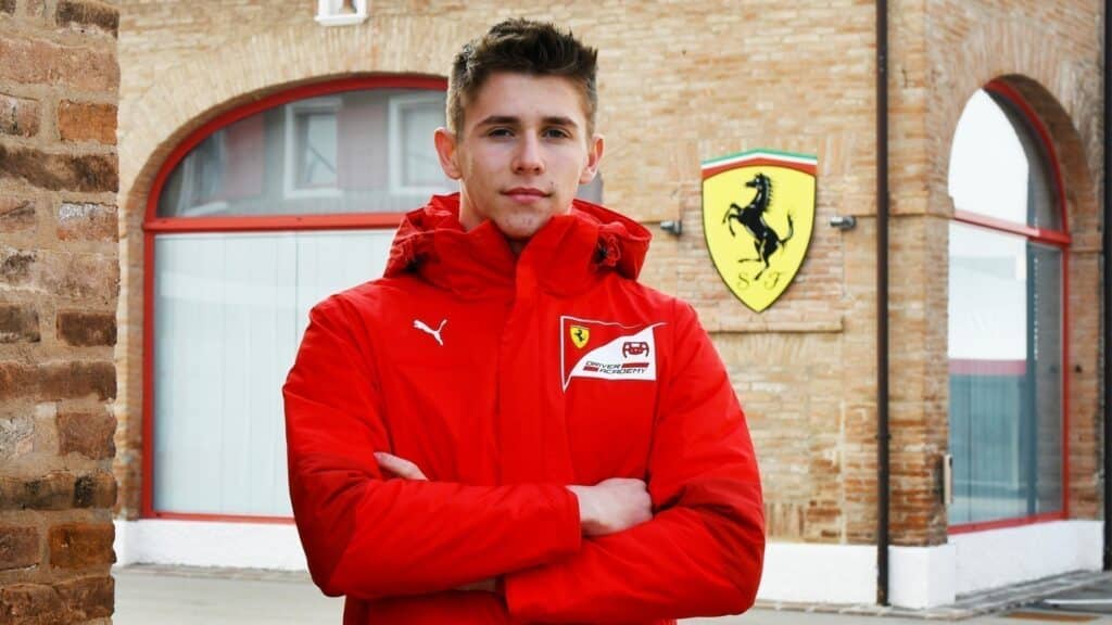 Arthur Leclerc continua na Prema para disputa da temporada 2022.