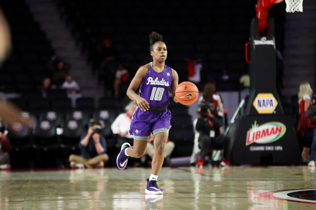 LSB anuncia a contrata&ccedil;&atilde;o de Le&rsquo;Jzae Davidson