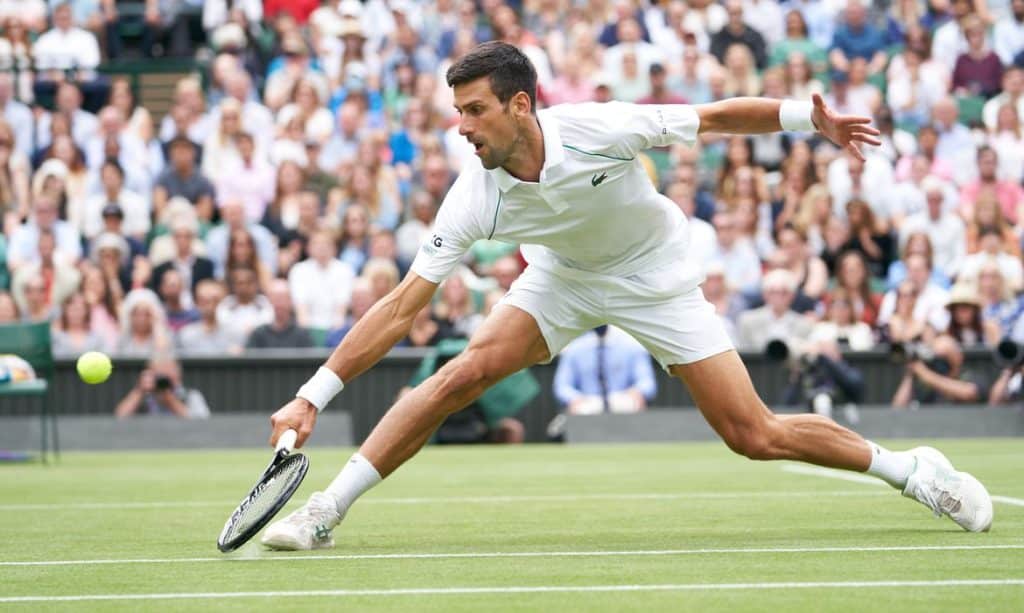 Pela 14&ordf; vez, Djokovic est&aacute; nas oitavas de Wimbledon