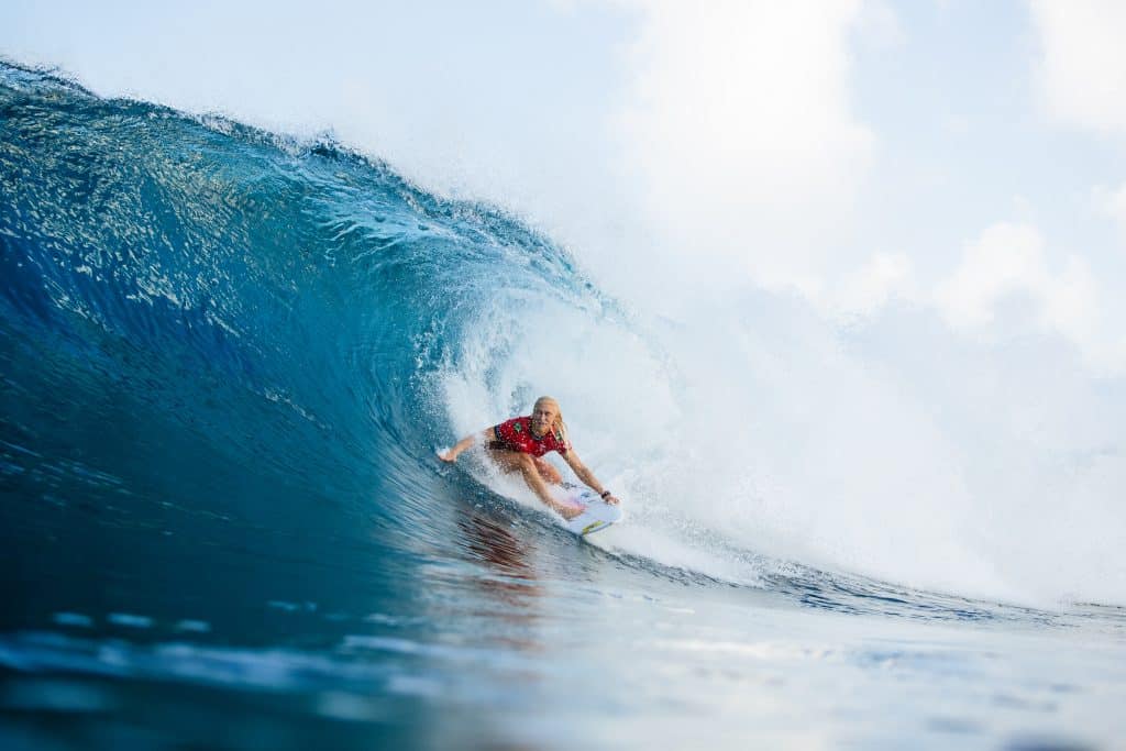 WSL: Mulheres comandam o segundo dia em Pipeline