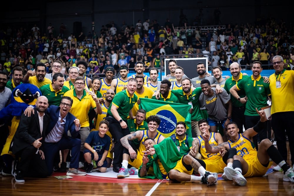 Sele&ccedil;&atilde;o Brasileira de Basquete recebe cumprimentos de Presidente da Confedera&ccedil;&atilde;o