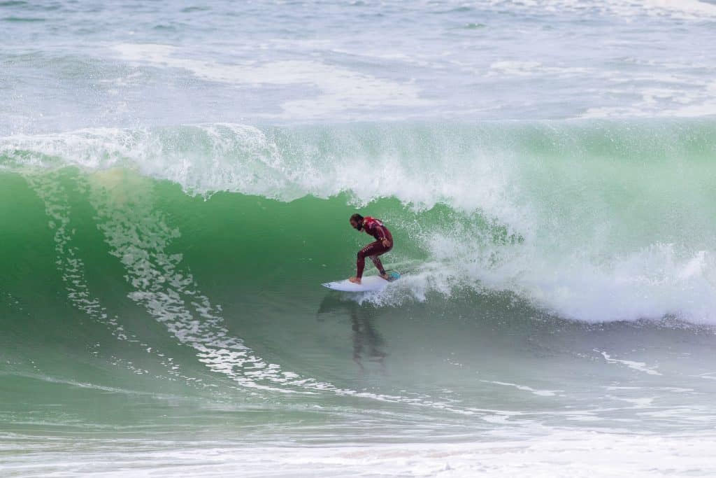 MEO Pro Portugal: 5 brasileiros seguem na briga pelo t&iacute;tulo em Supertubos