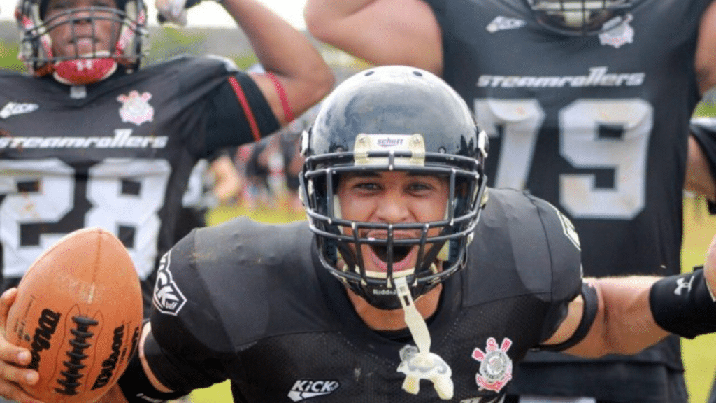 Times de Futebol com equipes no Futebol Americano