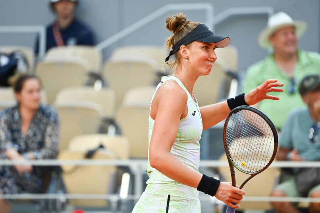 Feitos de Bia Haddad em Roland-Garros rende elogios de tenista argentina: &ldquo;Fria! Analisa o tempo todo&rdquo;