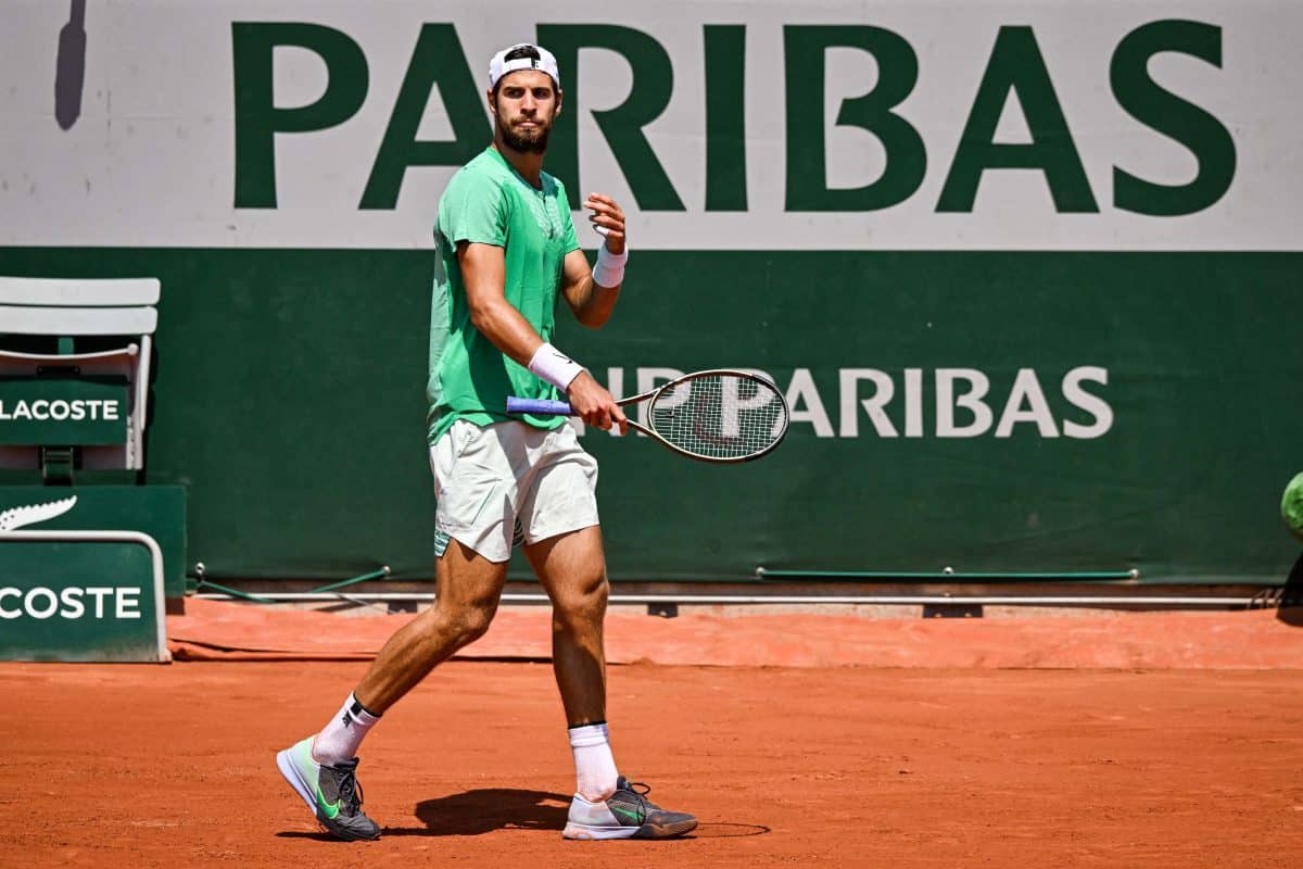 Karen Khachanov toma decis&atilde;o surpreendente sobre Wimbledon 2023