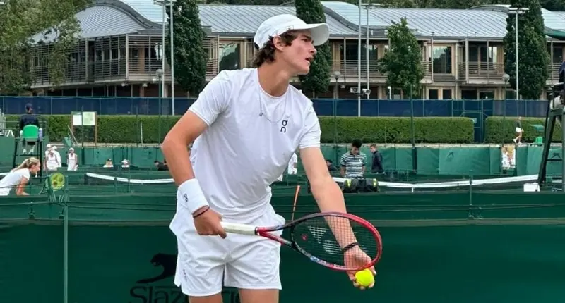 Jo&atilde;o Fonseca vence de forma brilhante no Juvenil de Wimbledon 2023