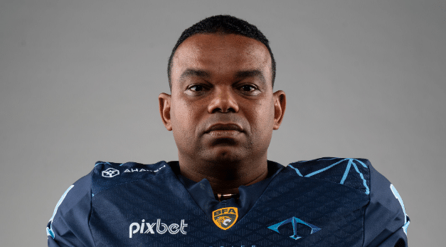 Rol&ecirc; aleat&oacute;rio! Carlinhos Bala troca futebol e vai reinar em outro esporte