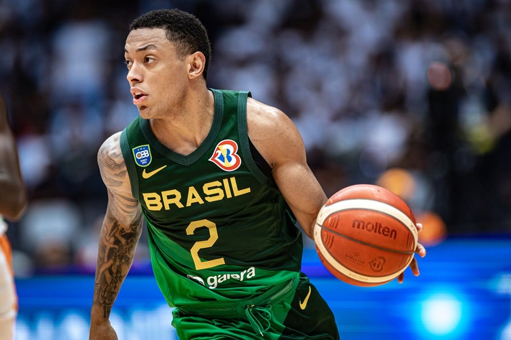 &ldquo;LETAL!&rdquo;, imprensa internacional se rende a Yago Santos na Copa do Mundo de Basquete 2023