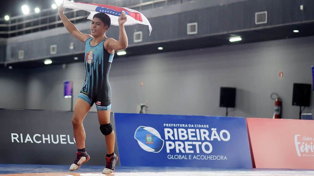 &ldquo;Viajo 7 dias para treinar&rdquo;: atleta do Amazonas supera desafios para brilhar no wrestling