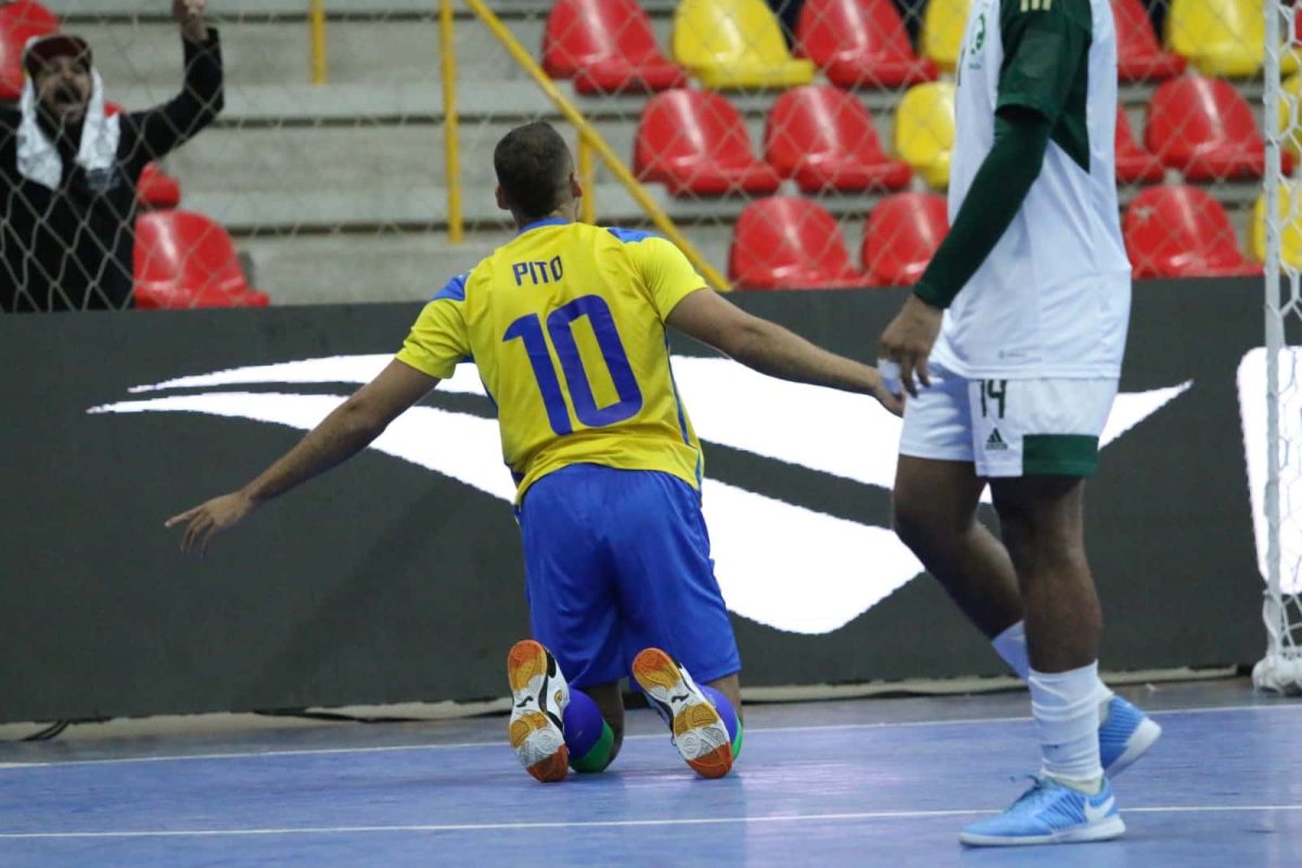 Copa das Na&ccedil;&otilde;es: Craque do Barcelona comemora desempenho do Brasil