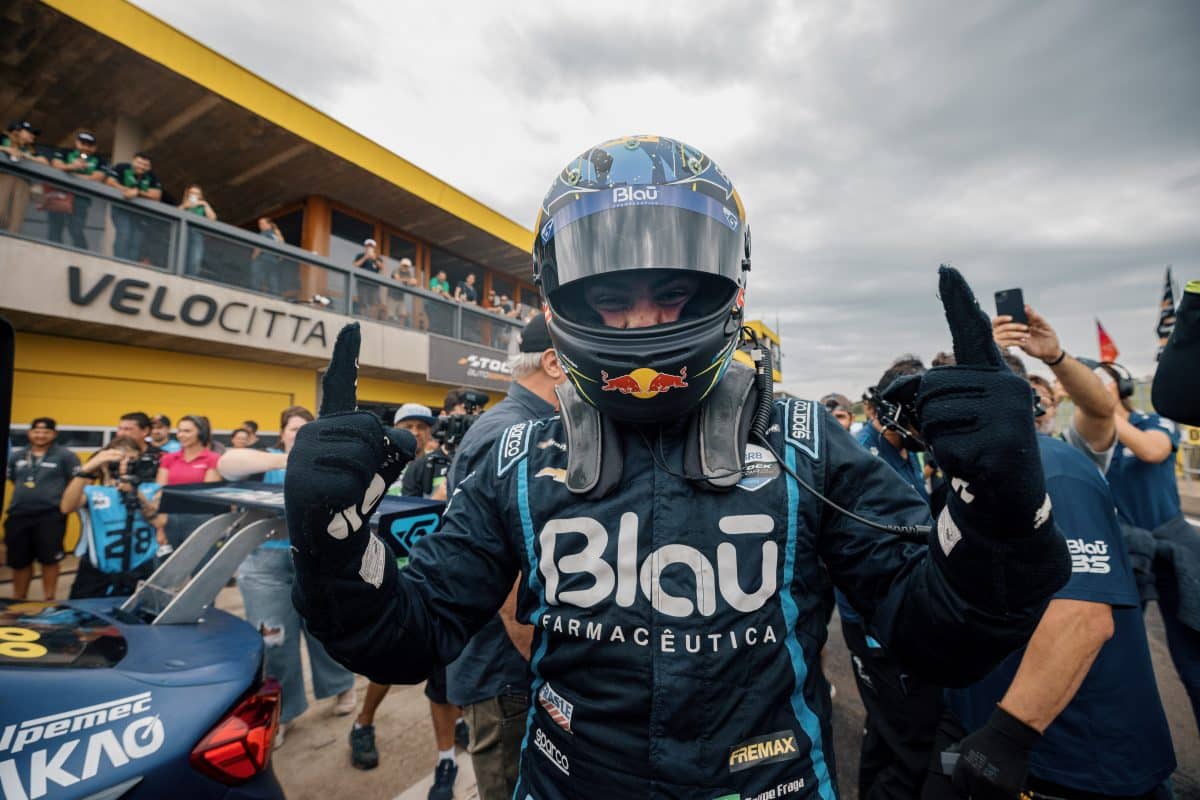 De forma emocionante Felipe Fraga garante mais uma pole na Stock Car