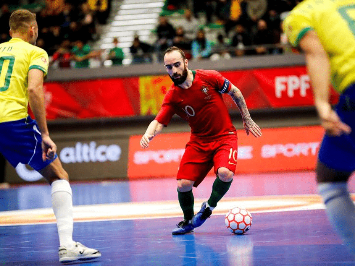 Ricardinho possui 6 pr&ecirc;mios da UMBRO Futsal Awards