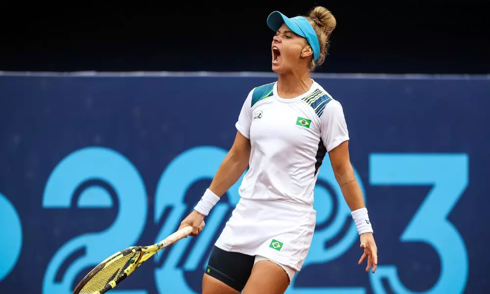 Brasil fica perto da disputa por medalhas ap&oacute;s vit&oacute;ria de Laura Pigossi e Gustavo Heide