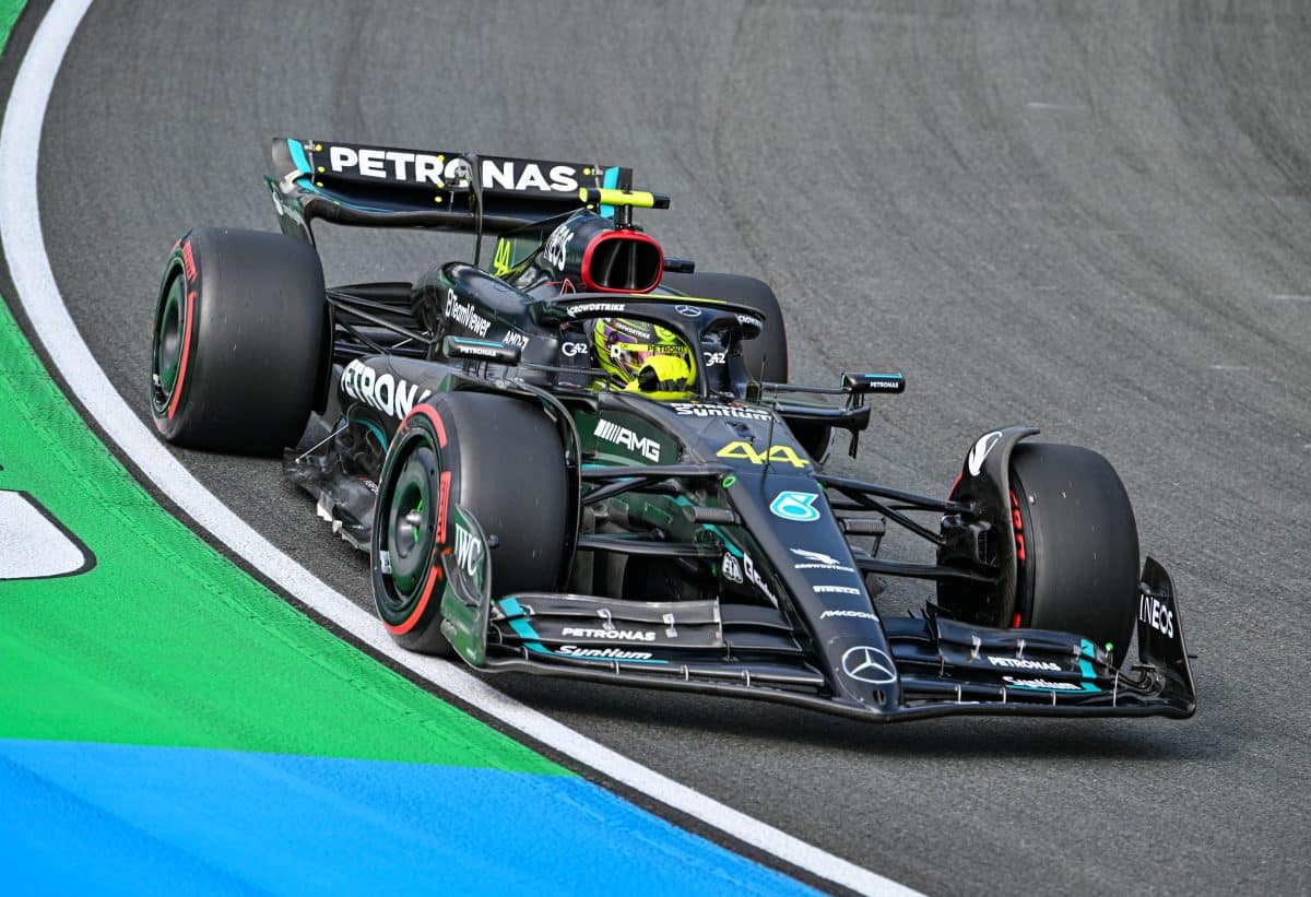 Mercedes anuncia SA&Iacute;DA de &lsquo;respons&aacute;vel&rsquo; pelos carros de F1