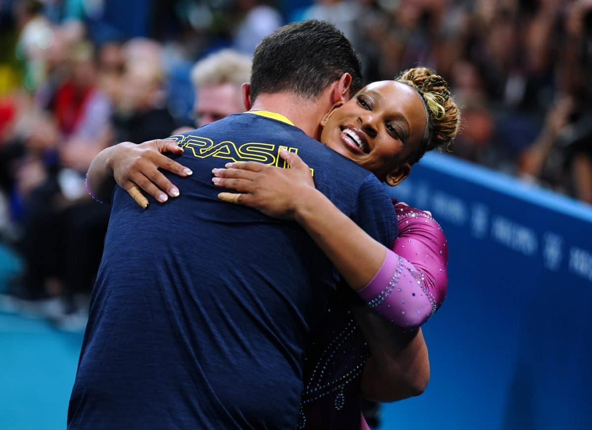 INJUSTO! Brasileiros se revoltam com nota de Rebeca Andrade na final da trave em Paris 2024