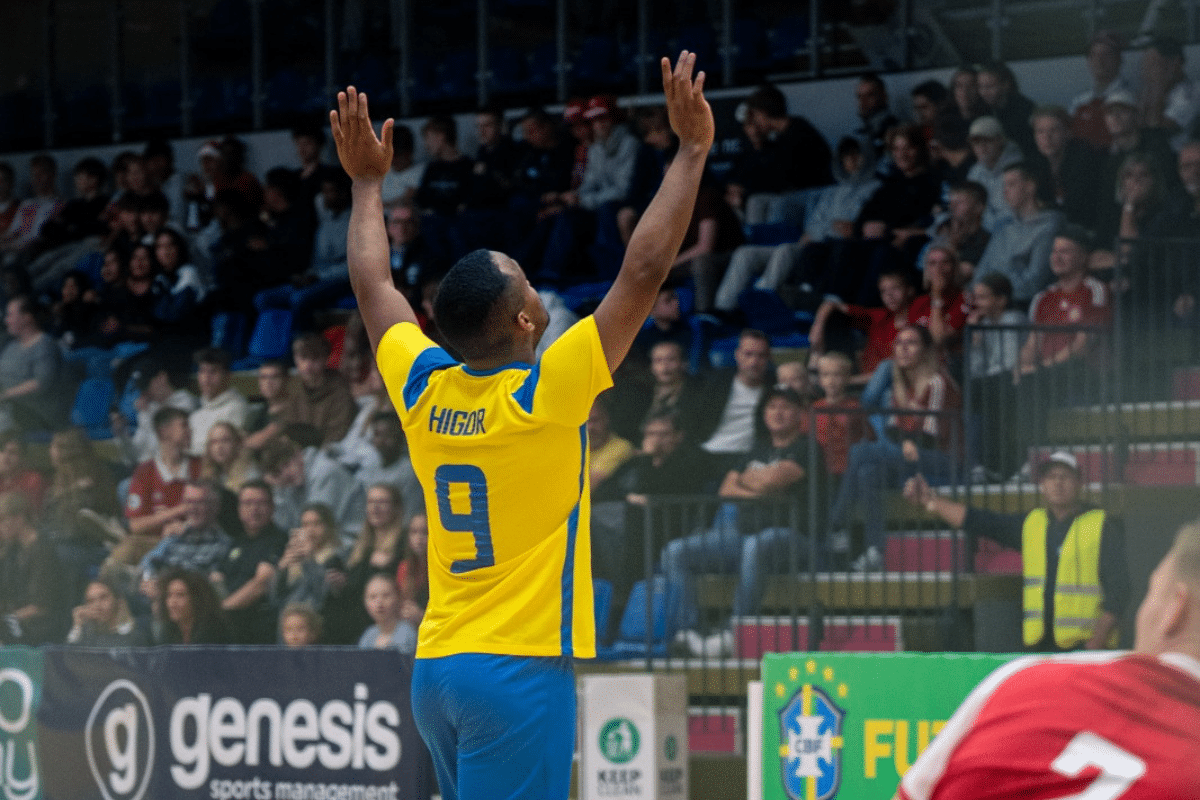 Craque da Sele&ccedil;&atilde;o Brasileira supera les&atilde;o e celebra retorno com gol