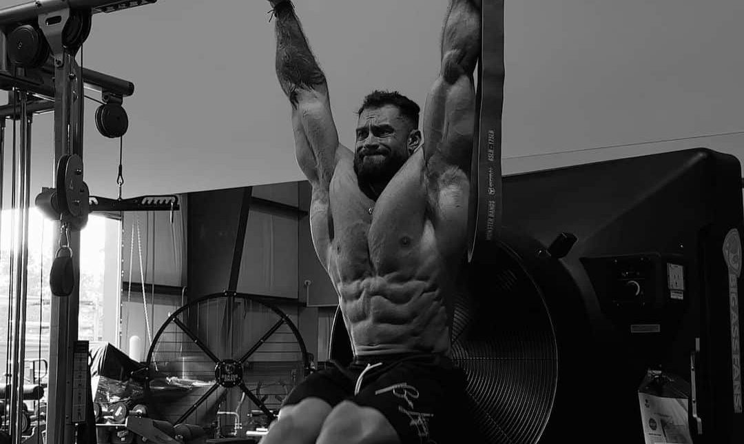 Cbum revela grave les&atilde;o durante prepara&ccedil;&atilde;o que quase o tirou do Mr. Olympia 2023