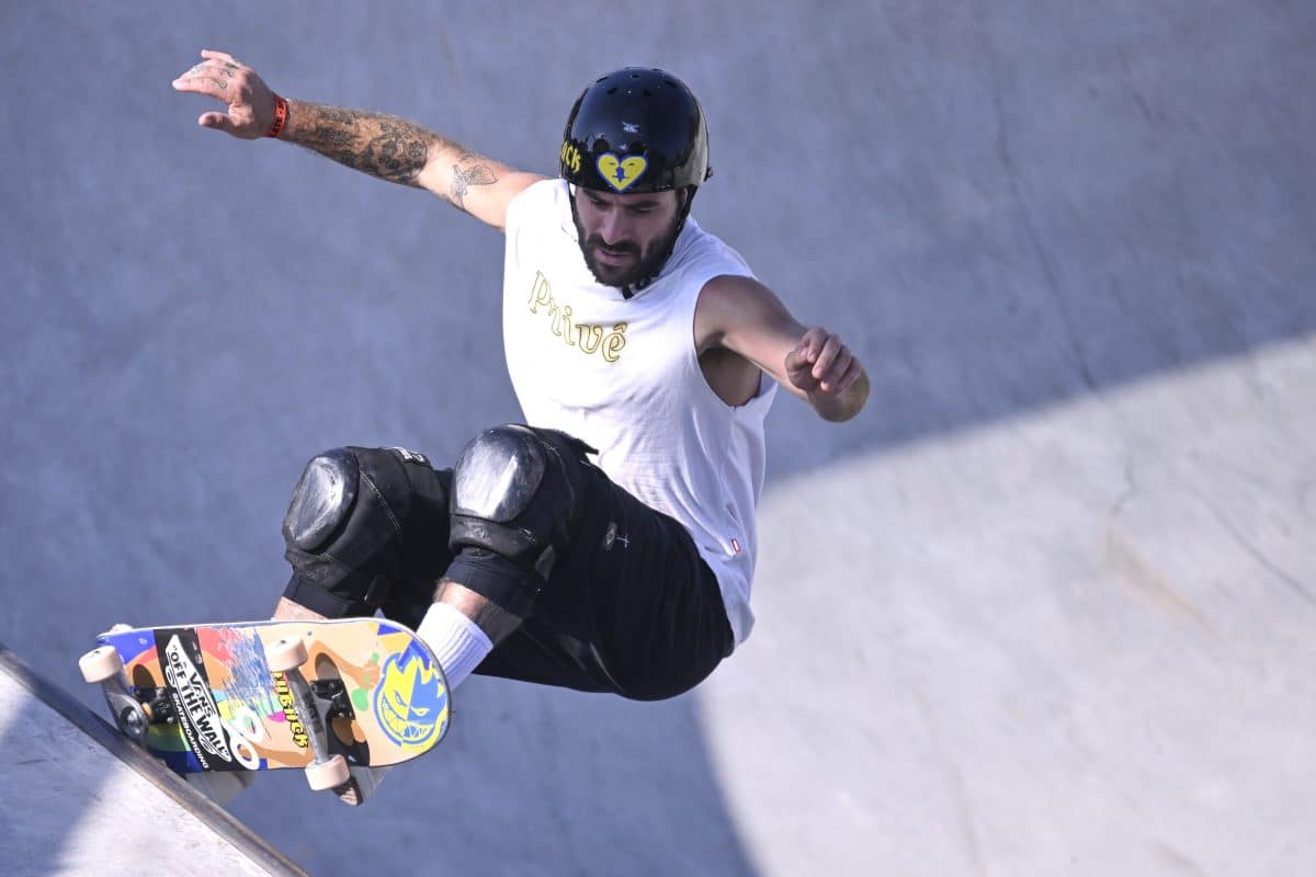 Pedro Barros DESAFIA medalhista de ouro no skate ol&iacute;mpico