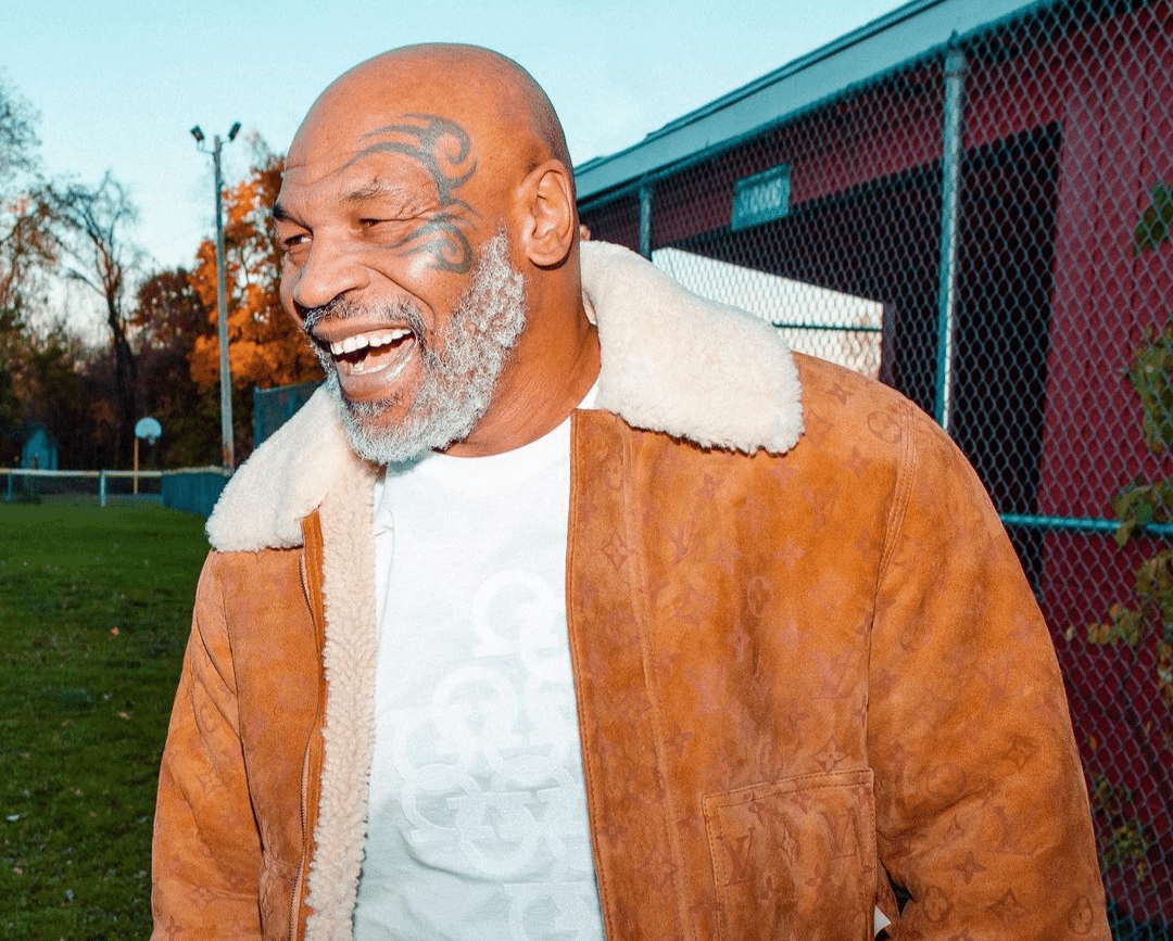 Lenda do boxe, Mike Tyson viaja &agrave; vila remota na Pol&ocirc;nia para comprar ANIMAL RARO e n&atilde;o &eacute; um tigre